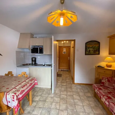 Paisible Proche Centre, Balcon Et Parking - Fr-1-693-78 Lägenhet