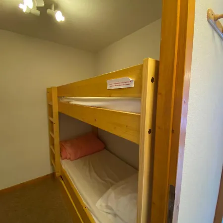 Paisible Proche Centre, Balcon Et Parking - Fr-1-693-78 Lägenhet Châtel