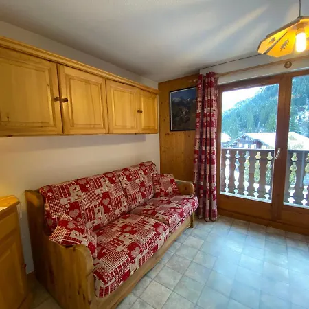 Paisible Proche Centre, Balcon Et Parking - Fr-1-693-78 * Châtel