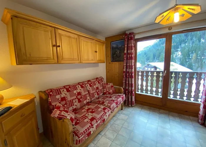 Paisible Proche Centre, Balcon Et Parking - Fr-1-693-78 * Châtel
