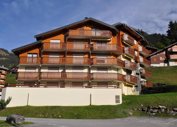 Paisible Proche Centre, Balcon Et Parking - Fr-1-693-78 *